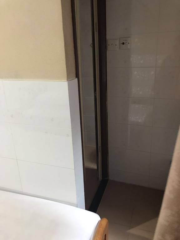 Chi Shing Hostel Гонконг Экстерьер фото